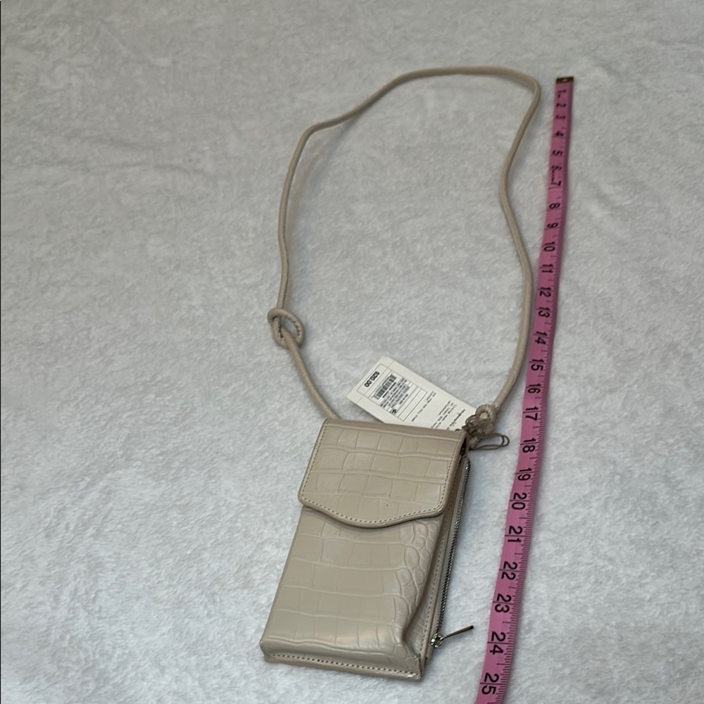 A New Day Cream Crossbody Bag with Elegant Style - Picture 7 of 11